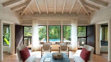 Caja de seguridad en la habitación, escritorio y wifi gratis