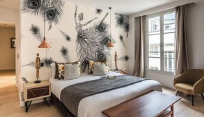 3 bedrooms, desk, iron/ironing board, free WiFi - LOCATED IN BETWEEN THE ICONIC LOUVRE & OPÉRA GARNIER - RUE DE LA MICHODIÈRE (Paris)