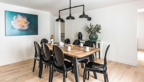 Dining - LOCATED IN BETWEEN THE ICONIC LOUVRE & OPÉRA GARNIER - RUE DE LA MICHODIÈRE (Paris)