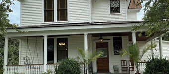 Magnolia House Bed & Breakfast