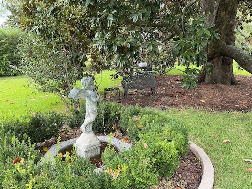 Magnolia House Bed & Breakfast