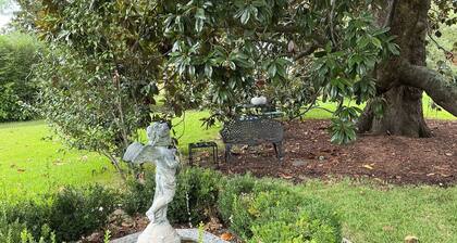 Magnolia House Bed & Breakfast