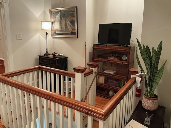 Roe Suite | Iron/ironing board, free WiFi