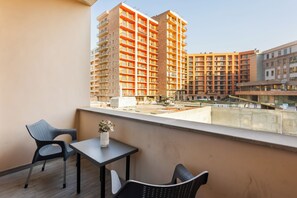 高級公寓, 陽台 | 陽台