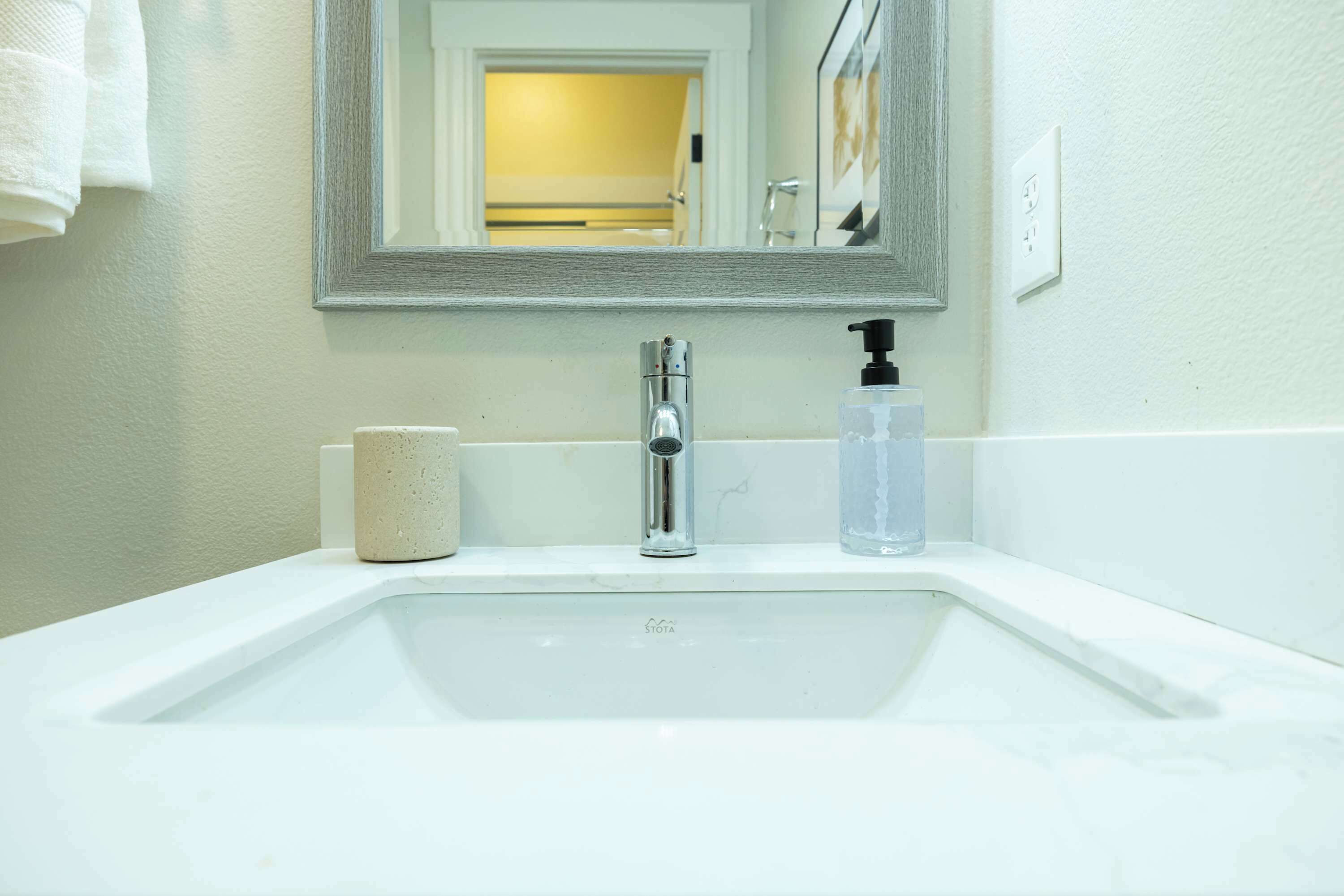 Een douche, een haardroger, handdoeken