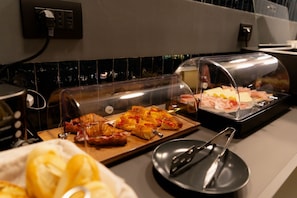 Ilmainen päivittäinen buffetaamiainen