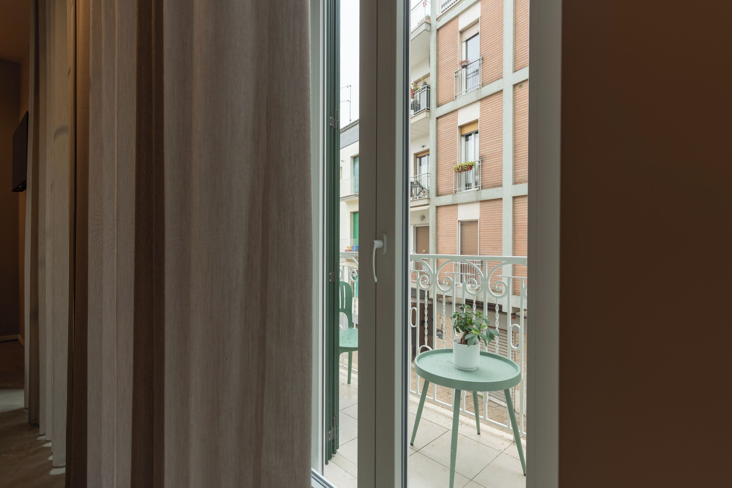 Romantisches Doppel- und Zweibettzimmer | Balkon