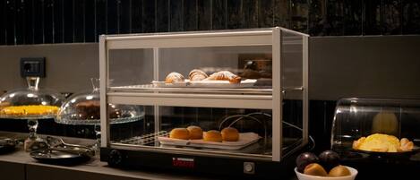 Colazione a buffet inclusa, servita tutte le mattine