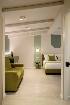 奢华客房 | 迷你吧、办公桌、笔记本电脑工作区、免费 WiFi