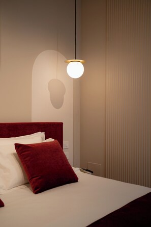 浪漫雙人或雙床房 | 迷你吧、書桌、筆電工作空間、免費無線上網