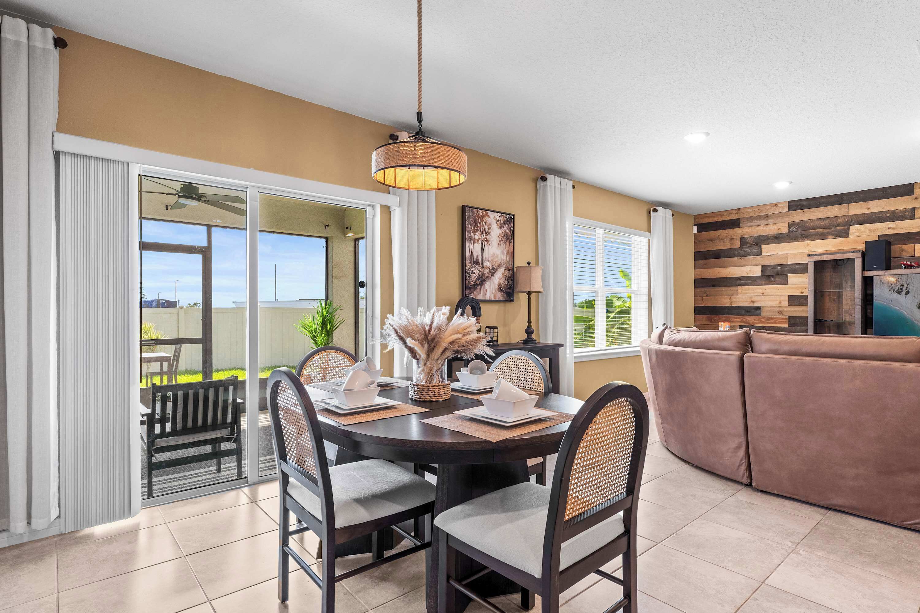 House, Multiple Beds, Patio, Garden View (Happy Daze) | Dining