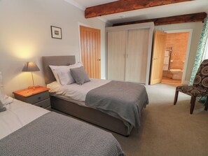 3 bedrooms, individually decorated, individually furnished, free WiFi - The Old Chapel (Berwick-upon-Tweed)