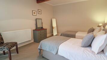 3 phòng ngủ, trang trí khác biệt