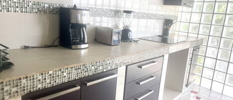 Micro-ondes, plaque de cuisson