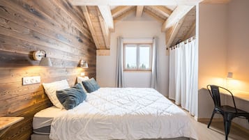 4 makuuhuonetta, työpöytä, Wi-Fi, vuodevaatteet