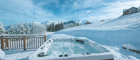 Bain à remous extérieur