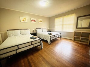 4 bedrooms, iron/ironing board, free WiFi, bed sheets