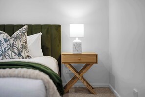 3 habitaciones, tabla de planchar con plancha, cuna de viaje y wifi 