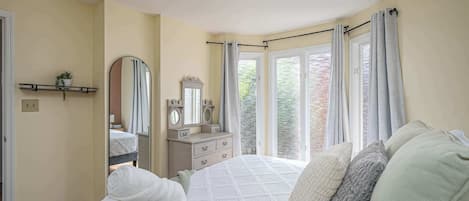 2 bedrooms, travel crib, WiFi, bed sheets