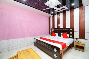 Free WiFi, bed sheets