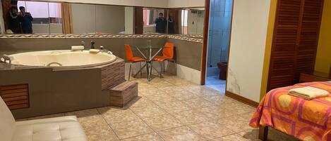 Handtücher, Seife, Toilettenpapier