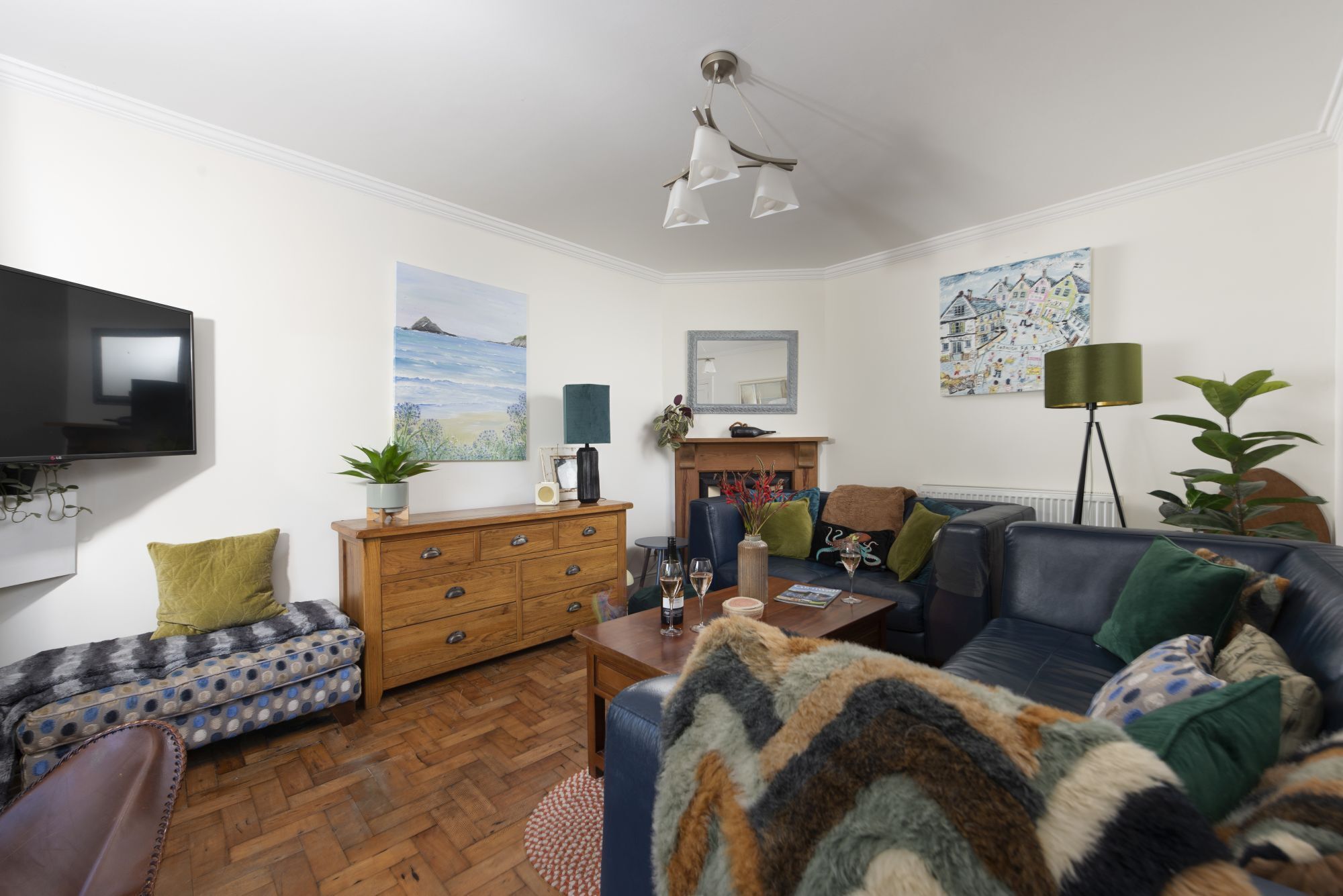 Short Walk To The Beach - Free Wifi & Parking - Holywell