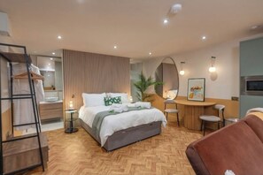 1 bedroom, iron/ironing board, internet, bed sheets