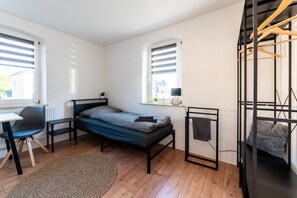 5 habitaciones, escritorio, wifi y ropa de cama 