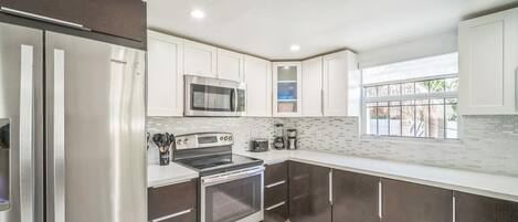 Oven, stovetop, coffee/tea maker, toaster