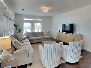 House (3 Bedrooms) | Property amenity