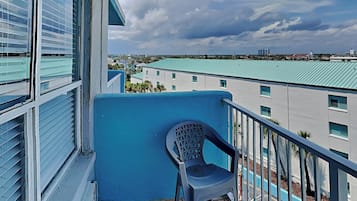 Condo (1 Bedroom) | Property amenity