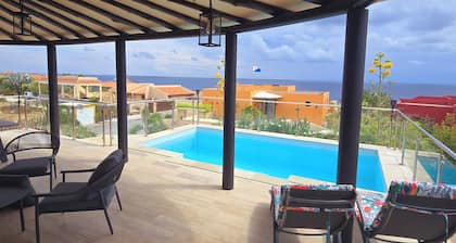 Mi Soño - Ocean View, Bright, and Modern Villa, Private Pool