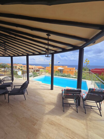Mi Soño - Ocean View, Bright, and Modern Villa, Private Pool