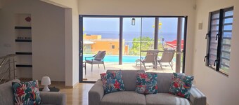 Mi Soño - Ocean View, Bright, and Modern Villa, Private Pool