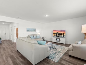 منزل (5 Bedrooms) | وسائل الراحة في المنشأة