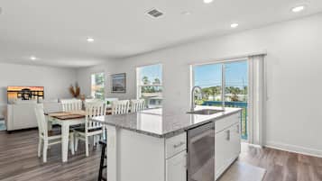 House (5 Bedrooms) | Property amenity