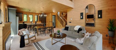 Studio (4 Bedrooms) | Oppholdsområde | Peis