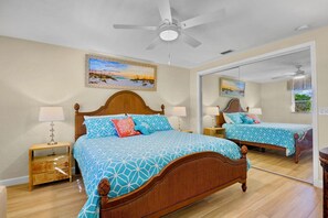 2 bedrooms, iron/ironing board, free WiFi, bed sheets - Jamaica Royale 108 Garden View! (Siesta Key)