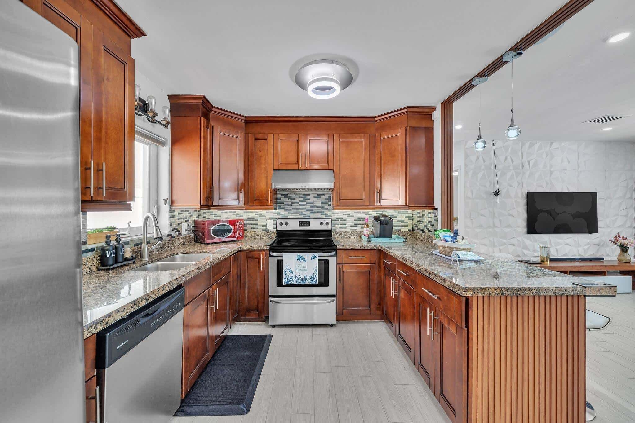 獨棟房屋, 多張床, 熱水浴缸, 花園景觀 (Over the Waves) | 私人廚房 | 電冰箱、微波爐、烤箱、爐台