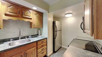 Studio (4 Bedrooms) | Property amenity