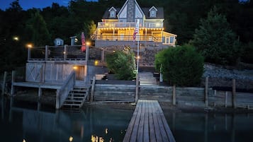 Studio (4 Bedrooms) | Tiện nghi, dịch vụ nơi lưu trú