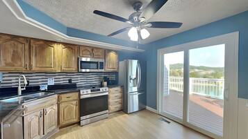 Studio (4 Bedrooms) | Property amenity