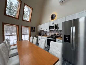 Private kitchen - The Moon House Dome: A Private Waterfront Escape to Fish, Canoe & Unwind (Acra)