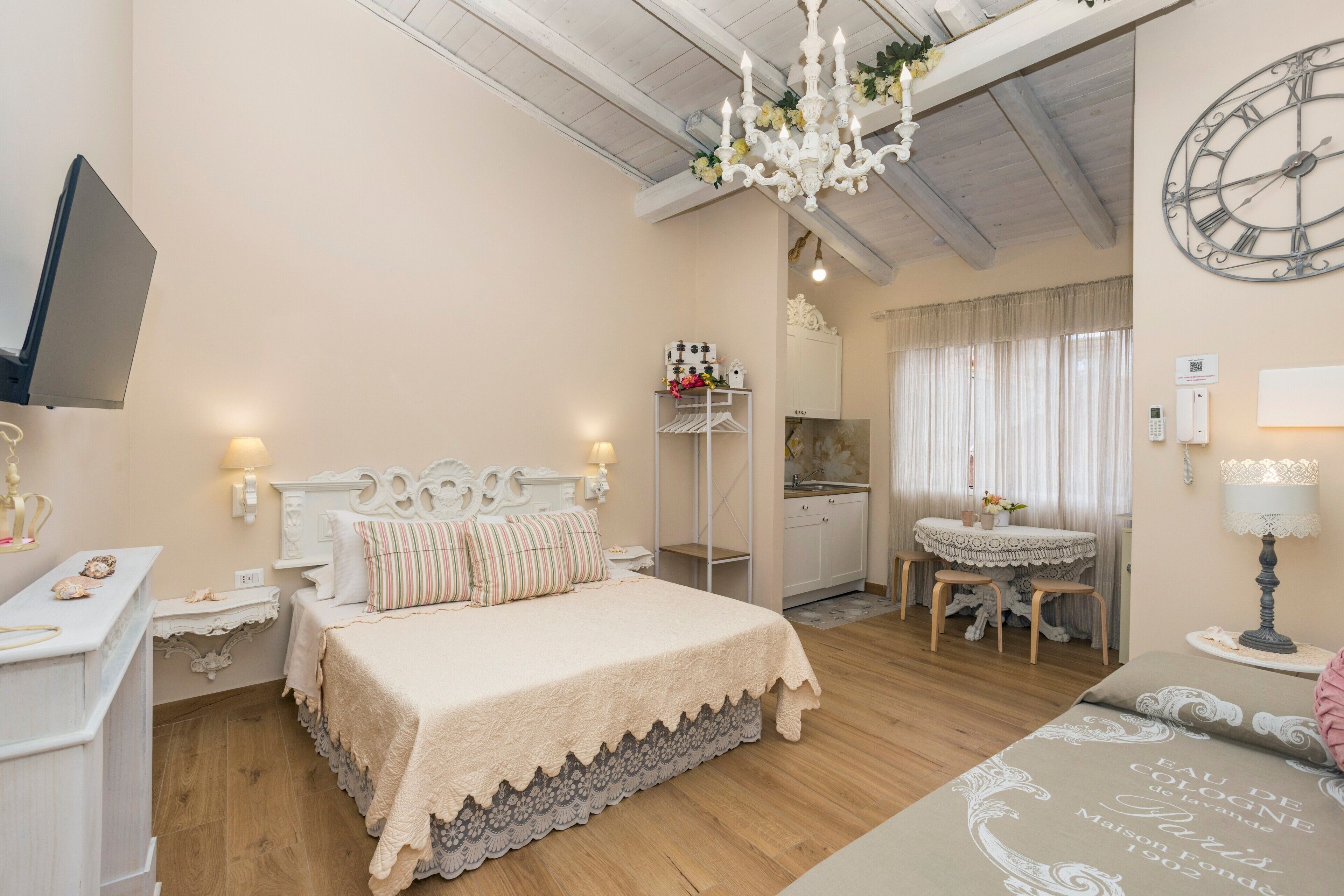 1 bedroom, desk, iron/ironing board, WiFi