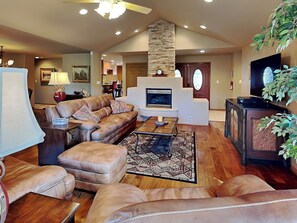 House (4 Bedrooms) | Property amenity