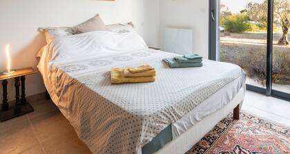Chambre d’hôtes « Chambre 2 » avec vue montagne, piscine partagée et Wi-Fi