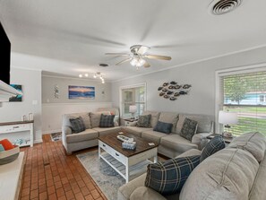 House (3 Bedrooms) | Property amenity