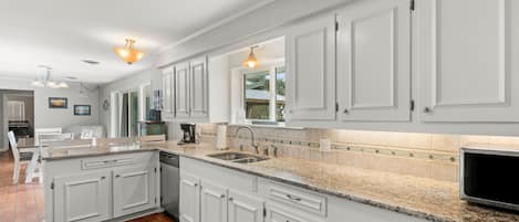 Casa (3 Bedrooms) | Servicio de la propiedad