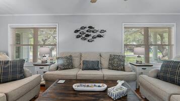 House (3 Bedrooms) | Property amenity