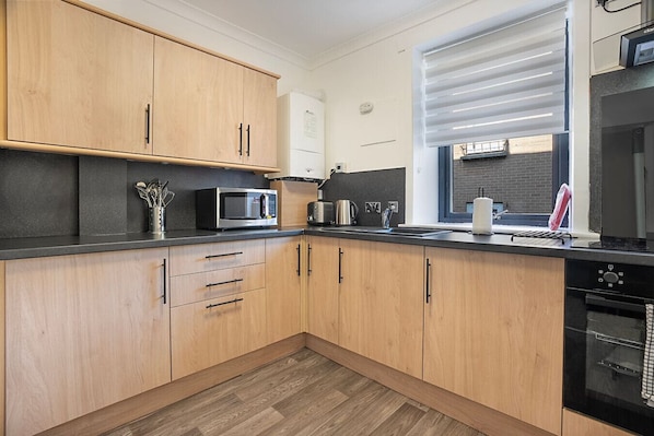 Fridge, microwave, oven, stovetop
